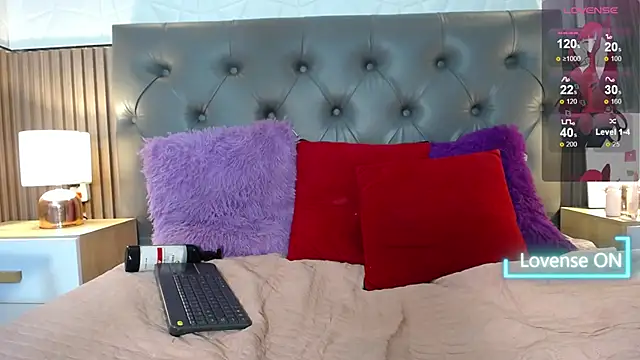 Snapshot of amapola_hs chatting on January 18, 8:20 am amapola hs online show from January 18, 8:20 am