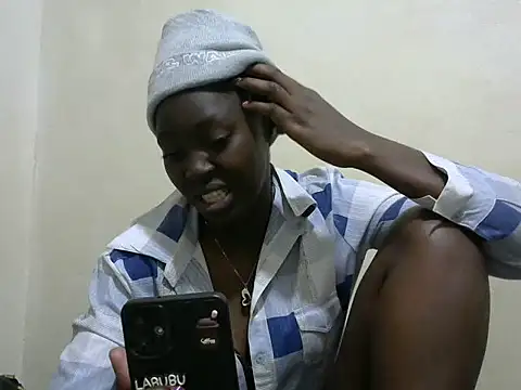 Snapshot of pretty_tallgirl chatting on November 20, 7:02 pm pretty tallgirl online show from November 20, 7:02 pm