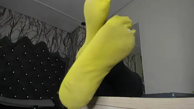 Snapshot of larissa01_ chatting on January 7, 2:42 am larissa01 online show from January 7, 2:42 am