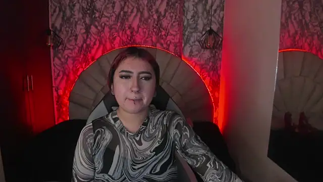Snapshot of larissa01_ chatting on February 22, 3:12 am larissa01 online show from February 22, 3:12 am