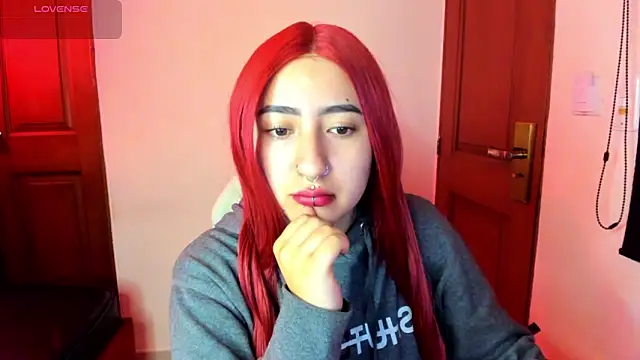 Snapshot of larissa01_ chatting on March 23, 2:37 am larissa01 online show from March 23, 2:37 am