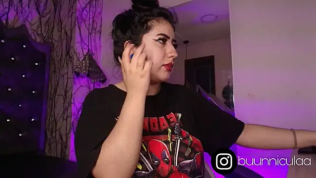 larissa01  online show from October 4, 3:26 am