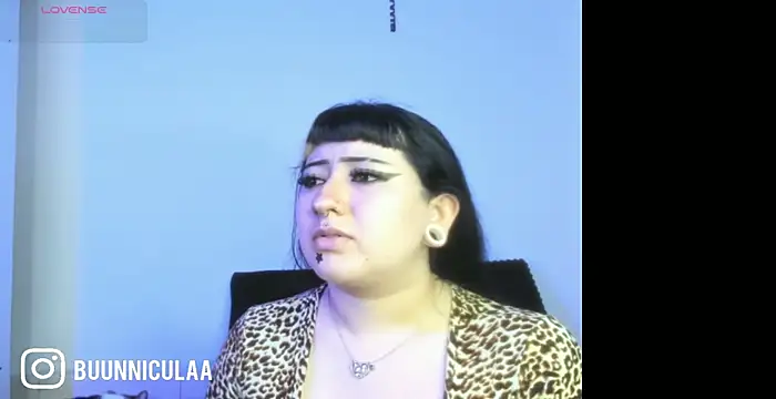 Snapshot of larissa01_ chatting on February 22, 10:19 pm larissa01 online show from February 22, 10:19 pm