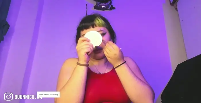 Snapshot of larissa01_ chatting on March 5, 1:18 pm larissa01 online show from March 5, 1:18 pm