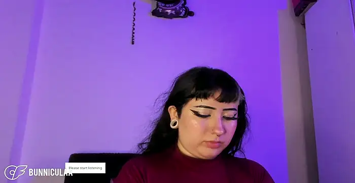 Snapshot of larissa01_ chatting on March 25, 6:14 pm larissa01 online show from March 25, 6:14 pm