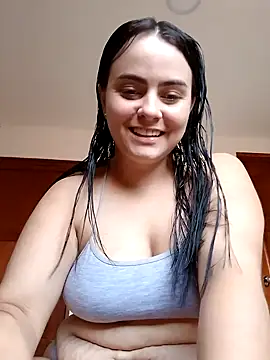 Im Amelia online show from December 12, 4:10 pm