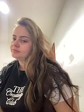 Im Amelia online show from June 11, 9:24 pm