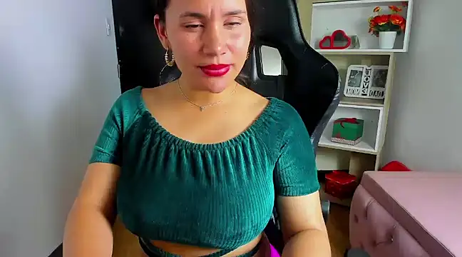 Saylor Lee22 online show from December 4, 3:15 am