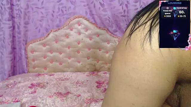 Snapshot of hellendollxxx chatting on December 20, 7:15 am hellendollxxx online show from December 20, 7:15 am