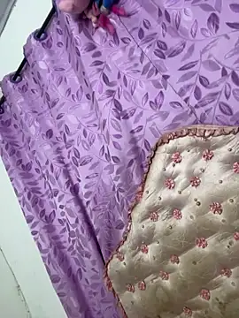 Snapshot of hellendollxxx chatting on February 14, 1:46 am hellendollxxx online show from February 14, 1:46 am