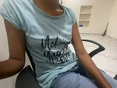 Honeyberose online show from February 4, 4:29 pm