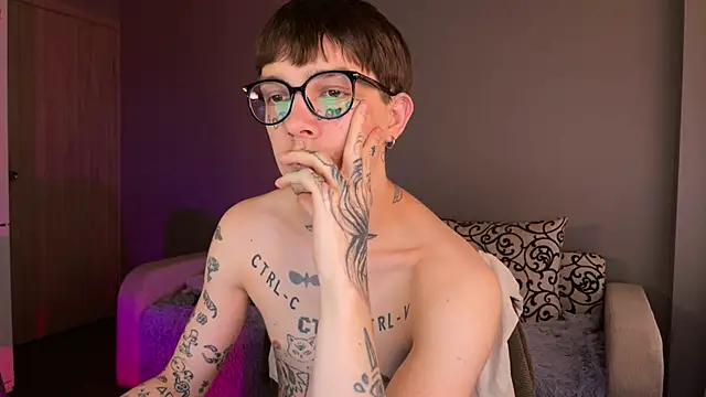 Snapshot of anahori__simon chatting on October 2, 11:50 am anahori simon online show from October 2, 11:50 am