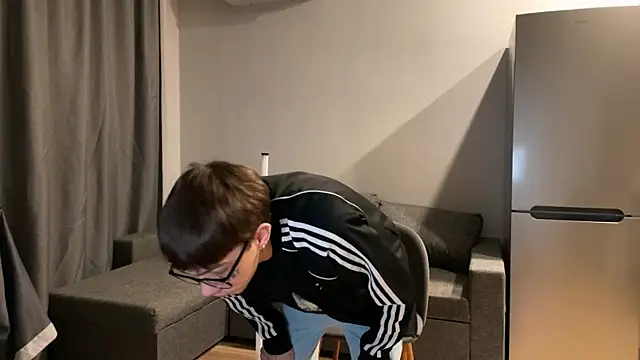 Snapshot of anahori__simon chatting on October 9, 10:41 pm anahori simon online show from October 9, 10:41 pm