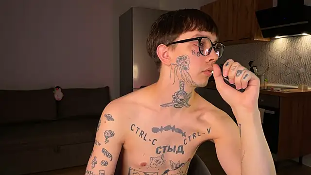 Snapshot of anahori__simon chatting on October 13, 9:48 pm anahori simon online show from October 13, 9:48 pm