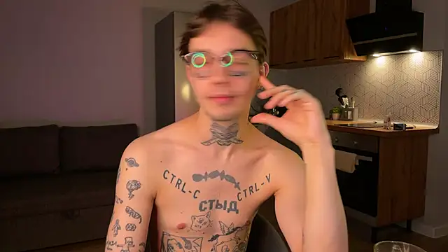 Snapshot of anahori__simon chatting on October 18, 9:37 pm anahori simon online show from October 18, 9:37 pm