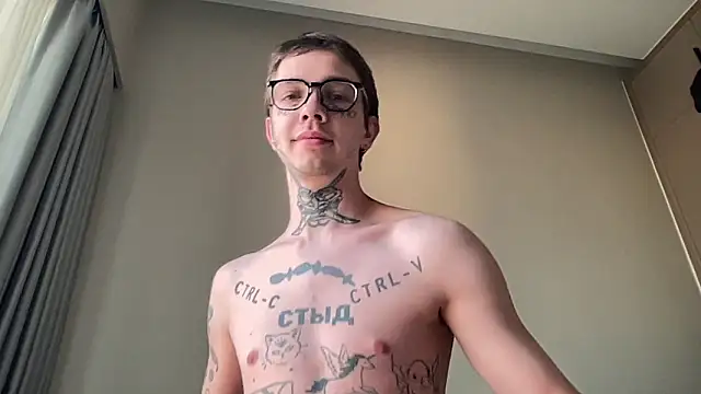 Snapshot of anahori__simon chatting on February 16, 12:18 am anahori simon online show from February 16, 12:18 am