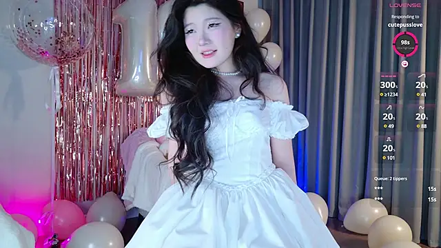 Snapshot of KitayamaChu chatting on January 18, 9:45 pm KitayamaChu online show from January 18, 9:45 pm