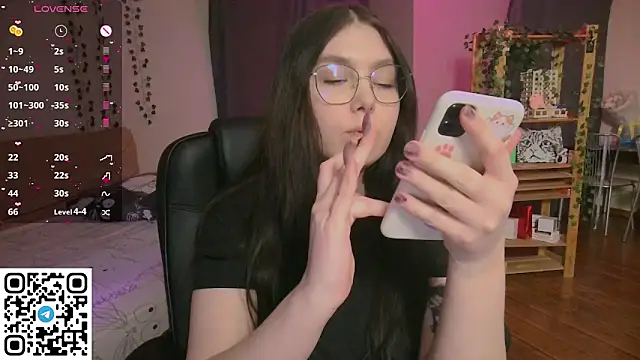 Arizonaa Muse online show from March 9, 1:26 pm