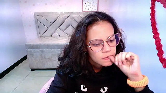 Snapshot of Tyna_ch chatting on February 26, 4:24 pm Tyna ch online show from February 26, 4:24 pm