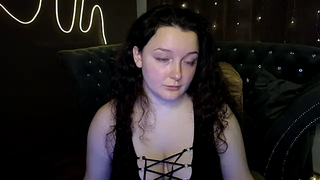 Snapshot of GloriNichols chatting on December 13, 1:44 pm GloriNichols online show from December 13, 1:44 pm