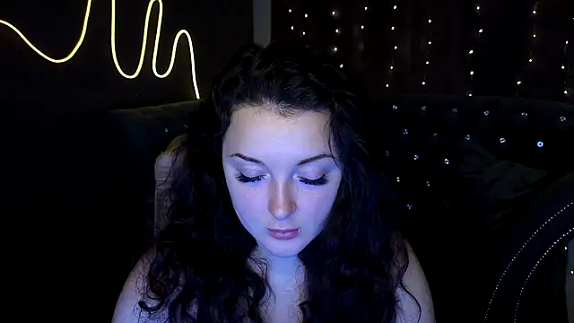 Snapshot of GloriNichols chatting on December 21, 6:41 am GloriNichols online show from December 21, 6:41 am