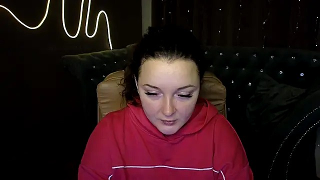 Snapshot of GloriNichols chatting on December 22, 6:39 am GloriNichols online show from December 22, 6:39 am