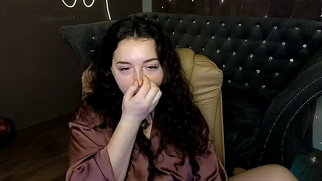 Snapshot of GloriNichols chatting on January 10, 12:15 pm GloriNichols online show from January 10, 12:15 pm