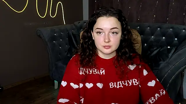 Snapshot of GloriNichols chatting on January 12, 6:28 am GloriNichols online show from January 12, 6:28 am