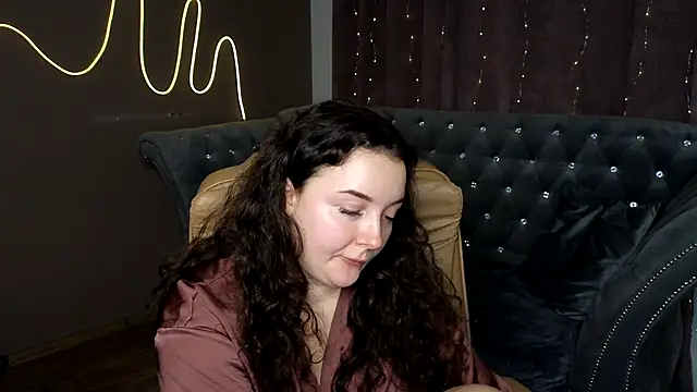 Snapshot of GloriNichols chatting on January 13, 11:19 am GloriNichols online show from January 13, 11:19 am