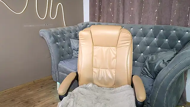 Snapshot of GloriNichols chatting on January 20, 7:58 am GloriNichols online show from January 20, 7:58 am