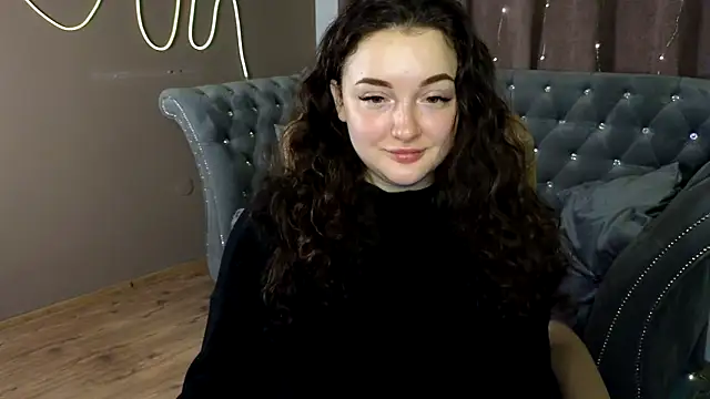 Snapshot of GloriNichols chatting on January 24, 6:57 am GloriNichols online show from January 24, 6:57 am