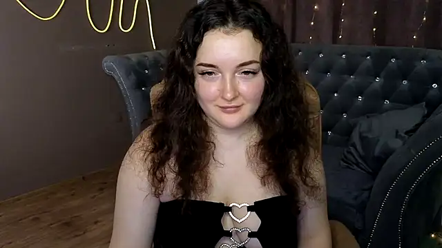 Snapshot of GloriNichols chatting on January 25, 9:36 am GloriNichols online show from January 25, 9:36 am