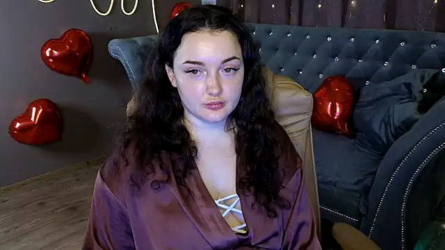 Snapshot of GloriNichols chatting on February 2, 11:40 am GloriNichols online show from February 2, 11:40 am