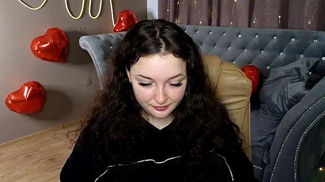 Snapshot of GloriNichols chatting on February 7, 6:56 am GloriNichols online show from February 7, 6:56 am