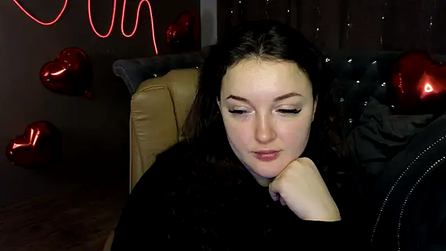 Snapshot of GloriNichols chatting on February 12, 6:51 am GloriNichols online show from February 12, 6:51 am