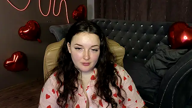 Snapshot of GloriNichols chatting on February 12, 9:52 am GloriNichols online show from February 12, 9:52 am