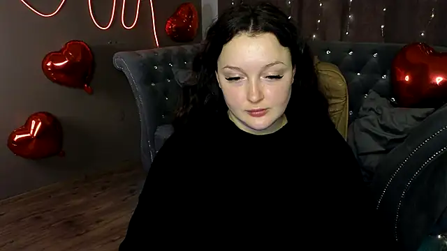 Snapshot of GloriNichols chatting on February 16, 6:21 am GloriNichols online show from February 16, 6:21 am