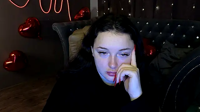 Snapshot of GloriNichols chatting on February 20, 6:28 am GloriNichols online show from February 20, 6:28 am