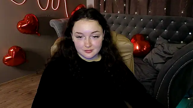 Snapshot of GloriNichols chatting on February 20, 9:33 am GloriNichols online show from February 20, 9:33 am