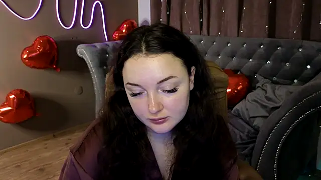 Snapshot of GloriNichols chatting on February 21, 7:01 am GloriNichols online show from February 21, 7:01 am