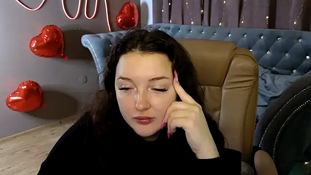 Snapshot of GloriNichols chatting on February 22, 6:28 am GloriNichols online show from February 22, 6:28 am