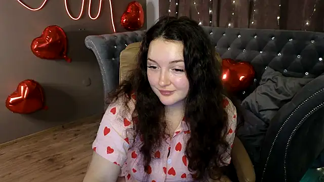 Snapshot of GloriNichols chatting on February 22, 9:34 am GloriNichols online show from February 22, 9:34 am