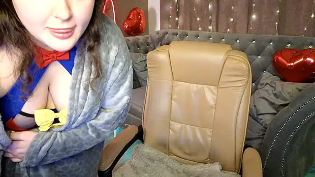 Snapshot of GloriNichols chatting on February 23, 10:28 am GloriNichols online show from February 23, 10:28 am