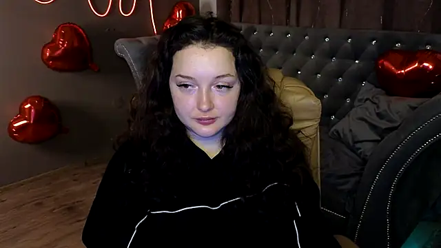 Snapshot of GloriNichols chatting on February 27, 6:29 am GloriNichols online show from February 27, 6:29 am