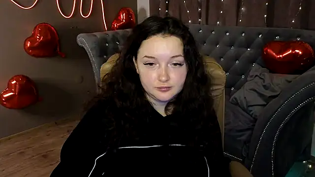 Snapshot of GloriNichols chatting on February 27, 9:32 am GloriNichols online show from February 27, 9:32 am