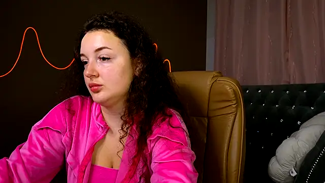 Snapshot of GloriNichols chatting on September 20, 5:08 am GloriNichols online show from September 20, 5:08 am