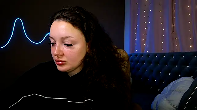 Snapshot of GloriNichols chatting on September 23, 5:21 am GloriNichols online show from September 23, 5:21 am