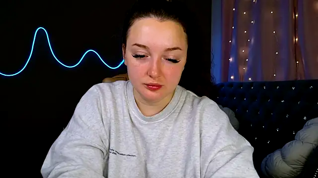 Snapshot of GloriNichols chatting on September 28, 5:24 am GloriNichols online show from September 28, 5:24 am