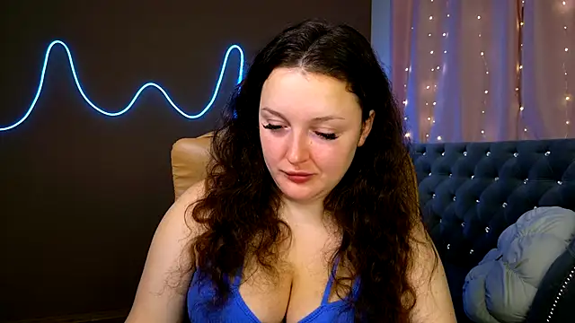 Snapshot of GloriNichols chatting on October 6, 11:18 am GloriNichols online show from October 6, 11:18 am