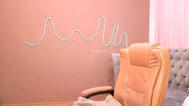 Snapshot of GloriNichols chatting on October 14, 5:19 am GloriNichols online show from October 14, 5:19 am